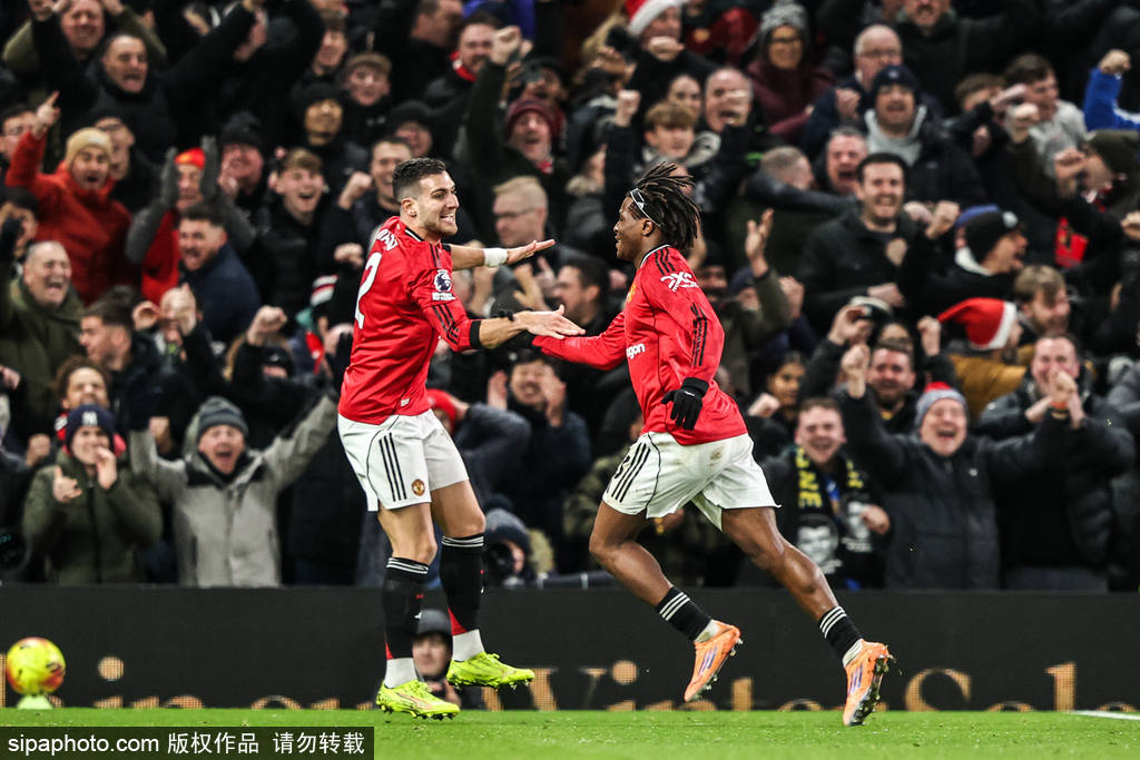 鲁尼:看到曼联替补席我很担忧 真的需要在冬窗买人