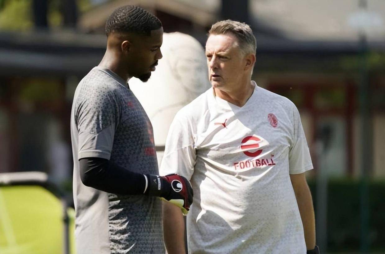 申花为了冠军拼了,引进前AC米兰、阿森纳教练,补强最弱一环