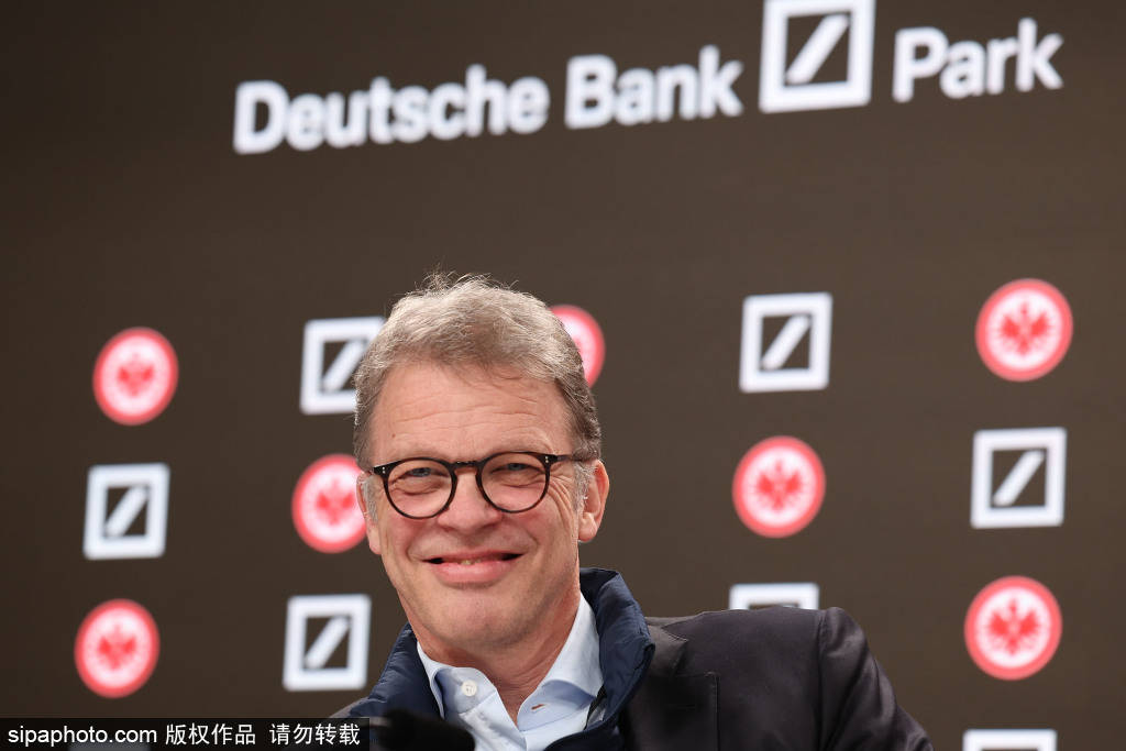 欧冠逆转之夜:萨尔布吕肯3-0击败法甲领头羊,东哥逆风翻盘展现王者风范